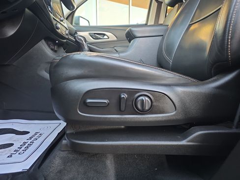 Used 2021 Chevrolet Traverse LT w/ LPO, Floor Liner Package image 16