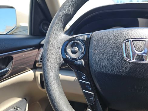 Used 2016 Honda Accord EX image 35