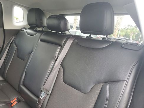 Used 2021 Jeep Compass Latitude image 11