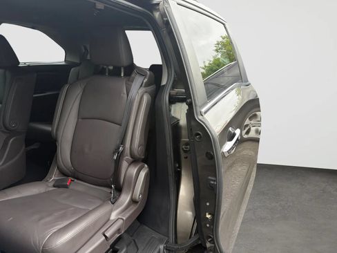 Used 2018 Honda Odyssey Touring image 14