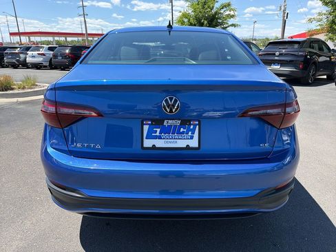 Certified 2023 Volkswagen Jetta SE w/ Panoramic Sunroof Package FWD image 6