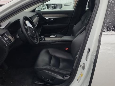 Used 2023 Volvo S90 B6 Plus image 2