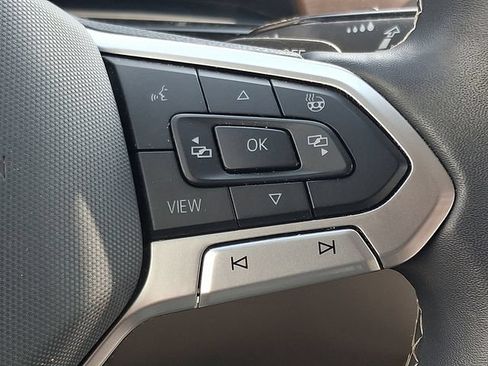 Used 2024 Volkswagen Atlas SE AWD/4WD image 22