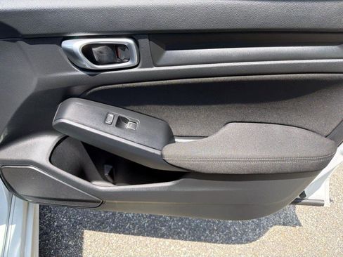 Used 2023 Honda Civic Sport image 9
