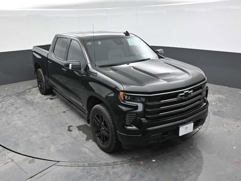 Used 2025 Chevrolet Silverado 1500 High Country w/ Midnight Edition AWD/4WD image 31