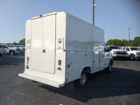 New 2025 Chevrolet Express 3500 w/ Power Convenience Package image 8