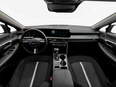 Certified 2025 Hyundai Sonata SE image 25