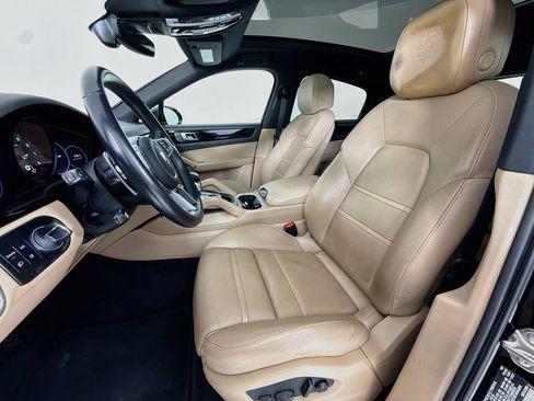 Certified 2023 Porsche Cayenne Coupe AWD/4WD image 5
