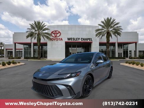 Used 2026 Toyota Camry SE w/ Convenience Package FWD image 1