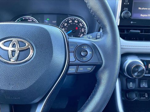 Used 2022 Toyota RAV4 XLE w/ Convenience Package image 24