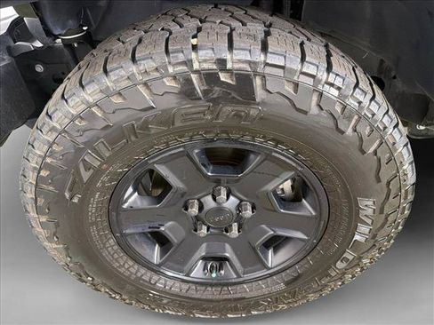 Used 2024 Jeep Wrangler Unlimited Sahara AWD/4WD image 11