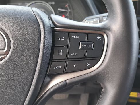 Used 2023 Lexus UX 250h FWD w/ Accessory Package (Z2) image 18
