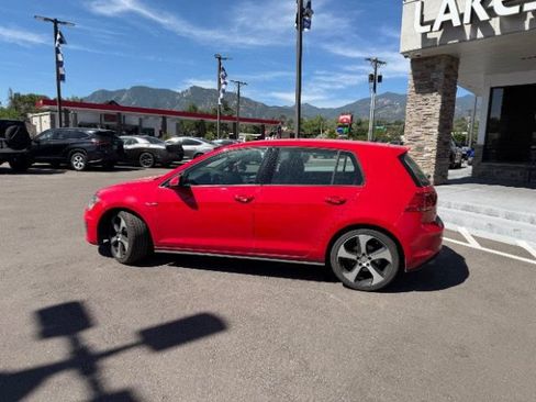 Used 2015 Volkswagen Golf 4-Door FWD image 8