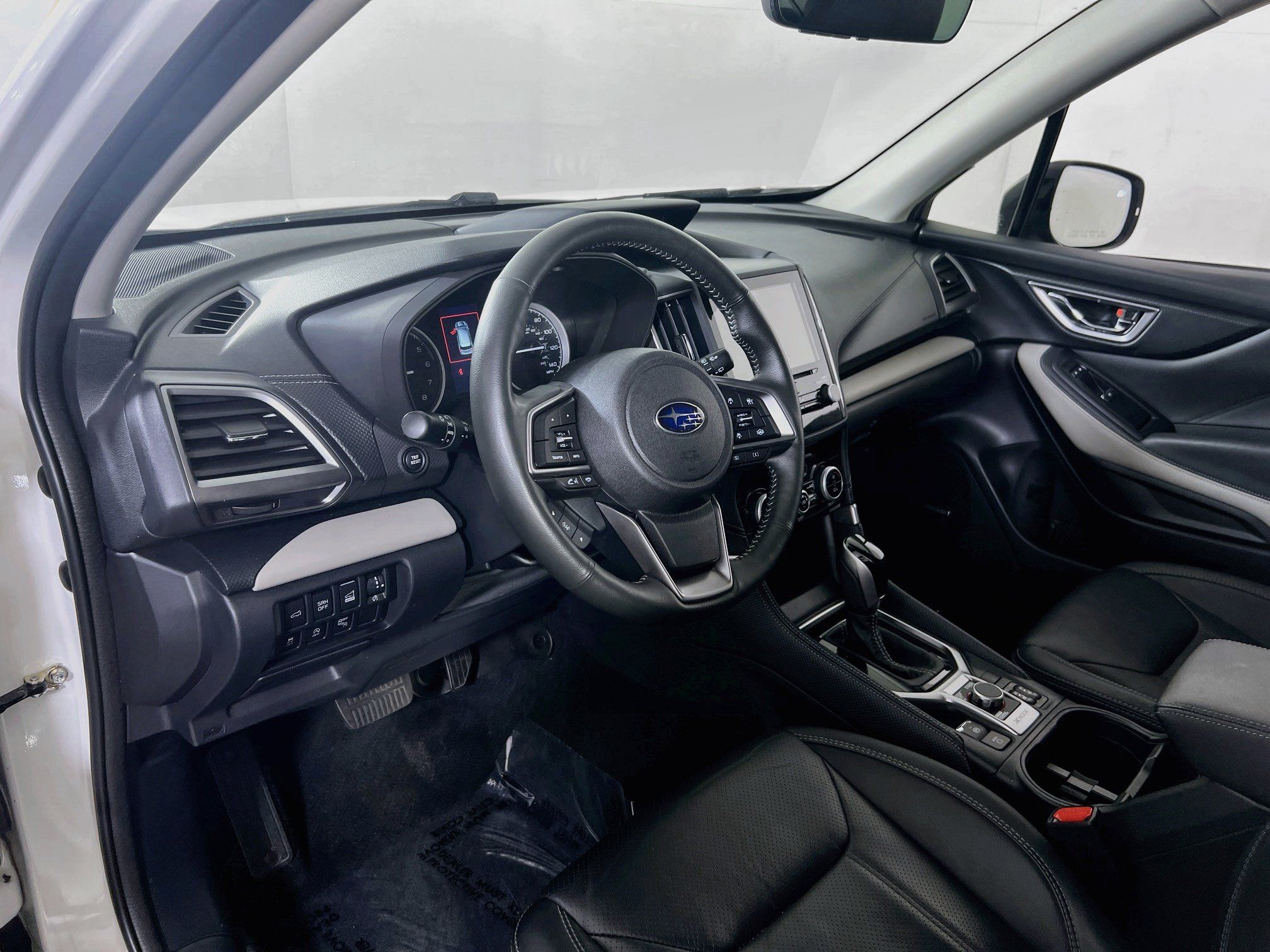 Used 2023 Subaru Forester Limited AWD/4WD image 9