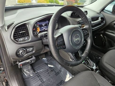 Used 2017 Jeep Renegade Altitude AWD/4WD image 20