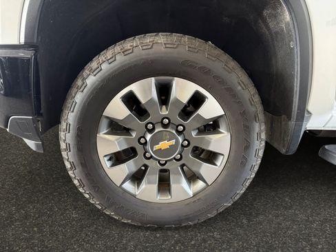 Used 2025 Chevrolet Silverado 2500 Custom w/ Custom Convenience Package AWD/4WD image 14