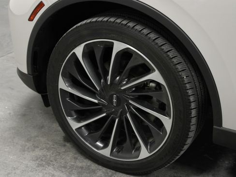 Used 2025 Lincoln Aviator Reserve w/ Luxury Package image 10