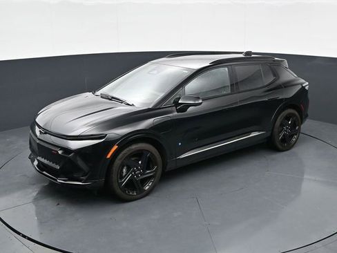 Used 2025 Chevrolet Equinox EV RS w/ Convenience Package II FWD image 28