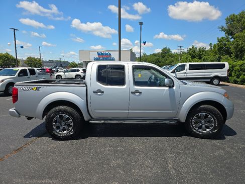 Used 2018 Nissan Frontier PRO-4X AWD/4WD image 7