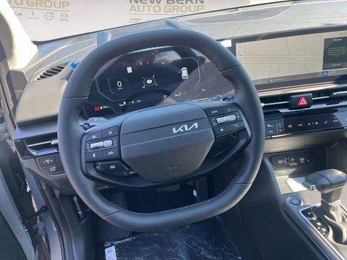 New 2026 Kia Sportage SX FWD image 12