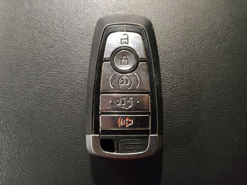 Used 2018 Ford Edge SEL w/ Equipment Group 201A FWD image 32
