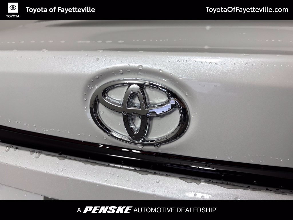 Used 2027 Toyota Corolla LE FWD image 24