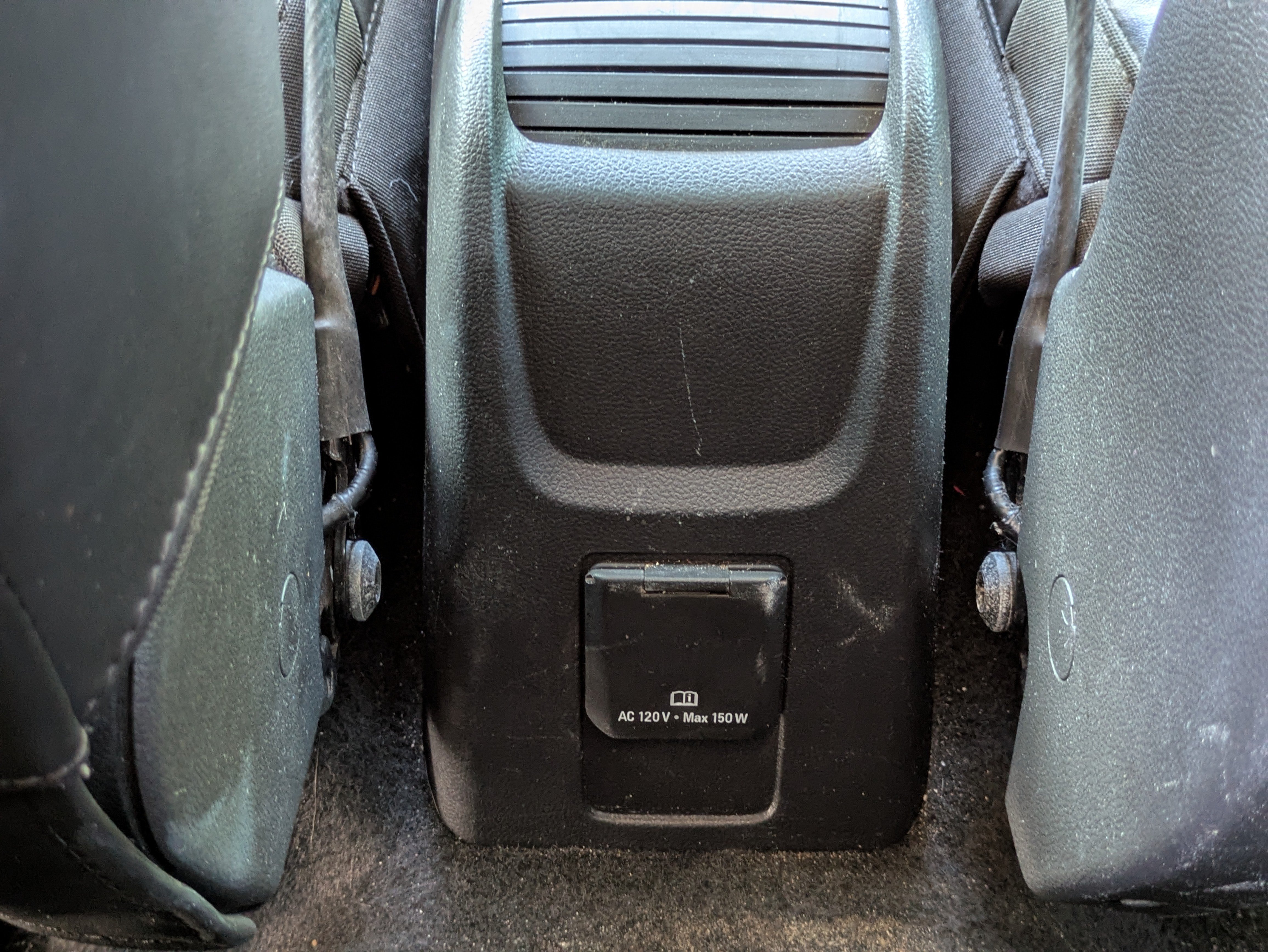 Used 2020 Buick Encore Essence FWD image 35