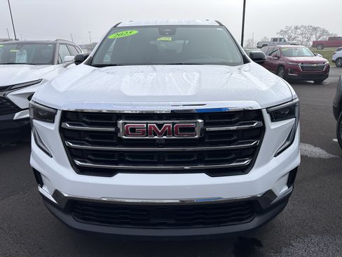 Used 2025 GMC Acadia Elevation image 6