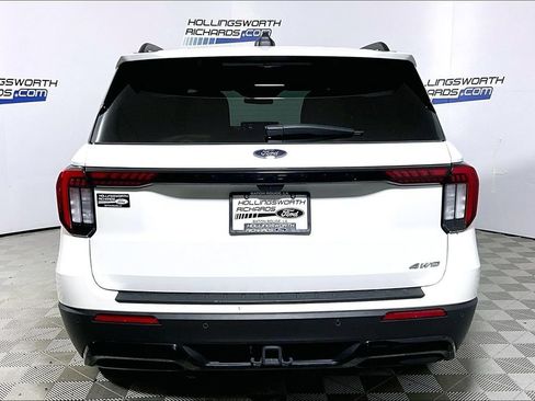 Used 2025 Ford Explorer ST-Line AWD/4WD image 4