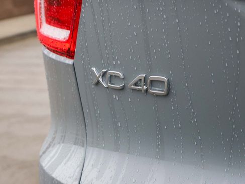 New 2025 Volvo XC40 B5 Plus w/ Protection Package Premier image 13