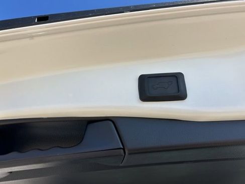 Used 2025 Toyota RAV4 XLE image 10