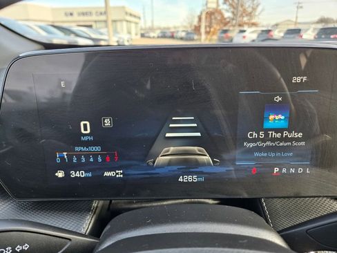 New 2026 Chevrolet Equinox LT w/ Convenience Package II image 15