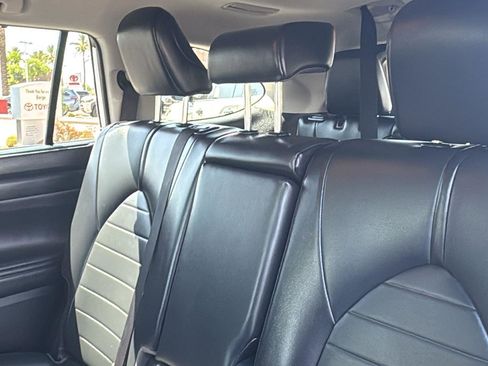 Used 2021 Toyota Highlander XLE FWD image 31