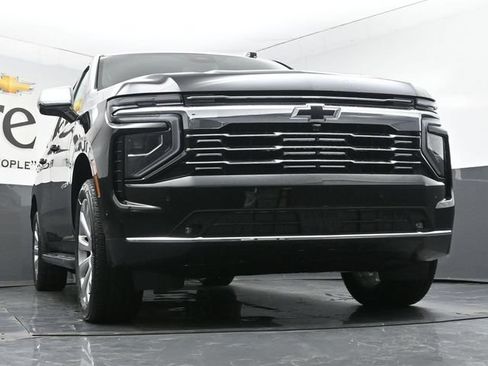 New 2026 Chevrolet Suburban Premier w/ Sun And Tow Package AWD/4WD image 3
