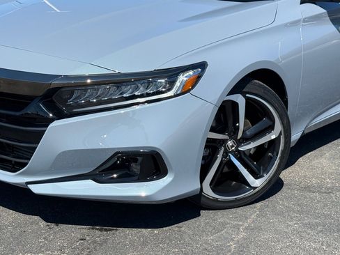 Used 2022 Honda Accord Sport image 2