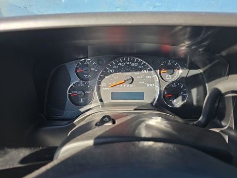 Used 2014 Chevrolet Express 2500 image 16