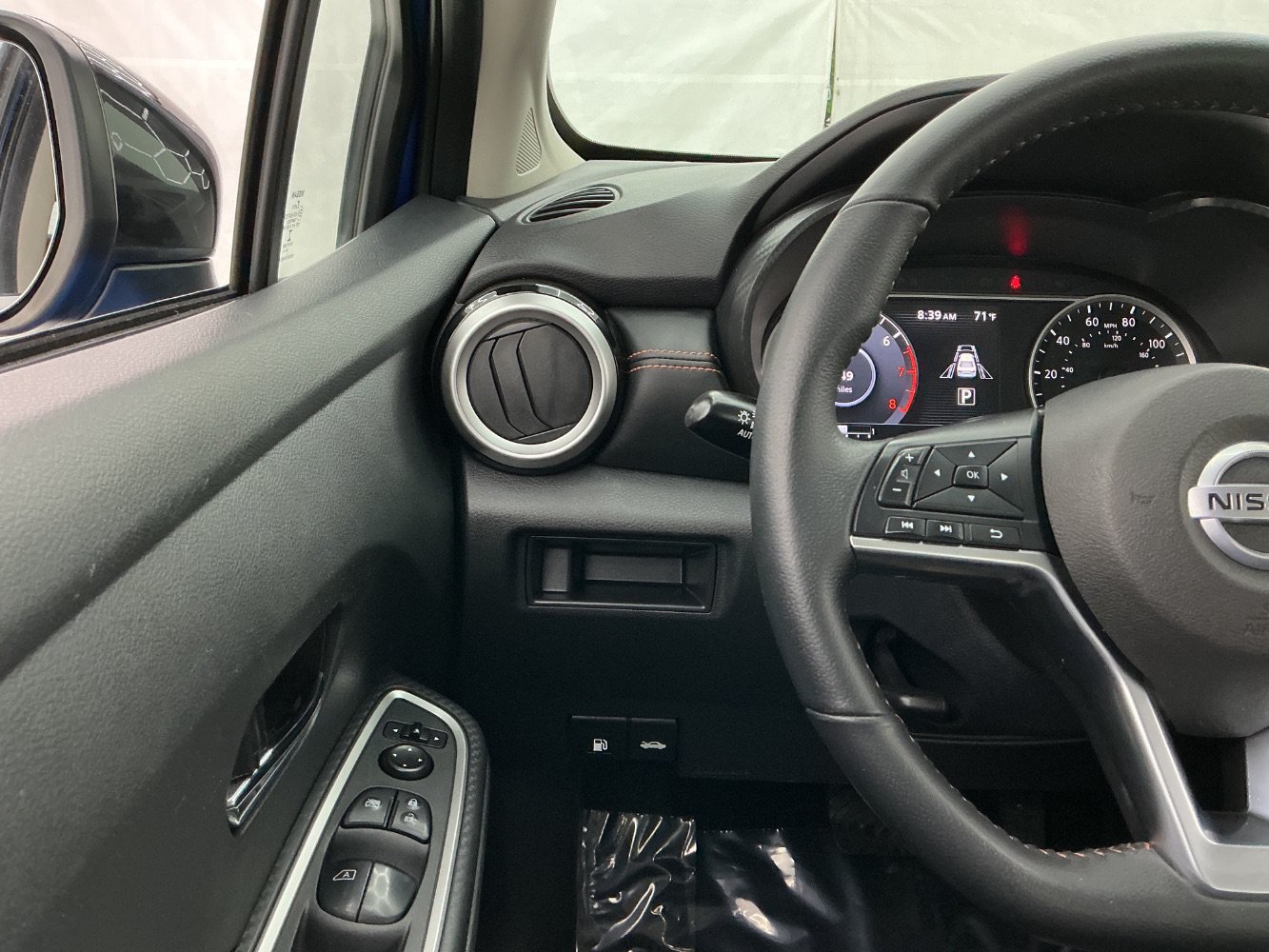 Used 2020 Nissan Versa SR w/ Convenience Package FWD image 32