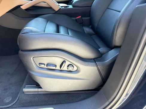 Certified 2024 Porsche Cayenne AWD/4WD image 21