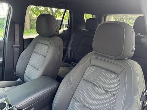 Used 2025 Chevrolet Equinox LT FWD image 36
