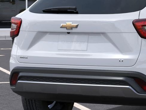 New 2026 Chevrolet Trax LT w/ Driver Confidence Package image 14
