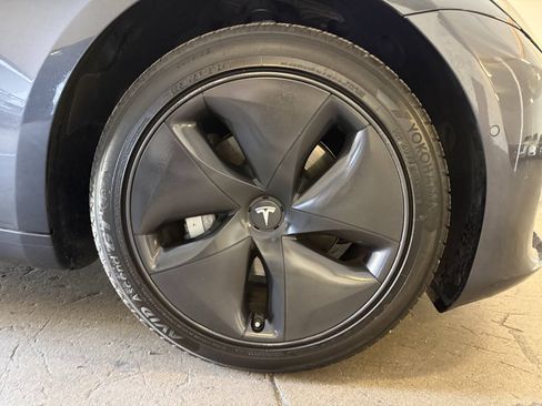 Used 2018 Tesla Model 3 Long Range RWD image 28