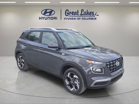 New 2026 Hyundai Venue SEL FWD image 3