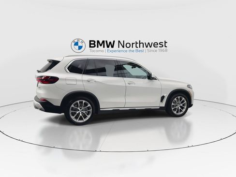 New 2026 BMW X5 xDrive40i w/ Climate Comfort Package AWD/4WD image 4