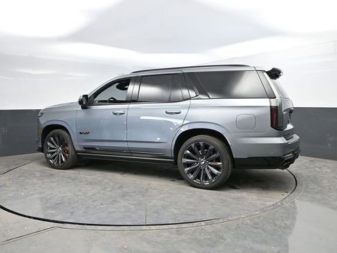Used 2025 Cadillac Escalade V AWD/4WD image 10