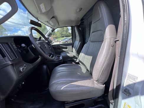 Used 2018 GMC Savana 2500 Extended image 11