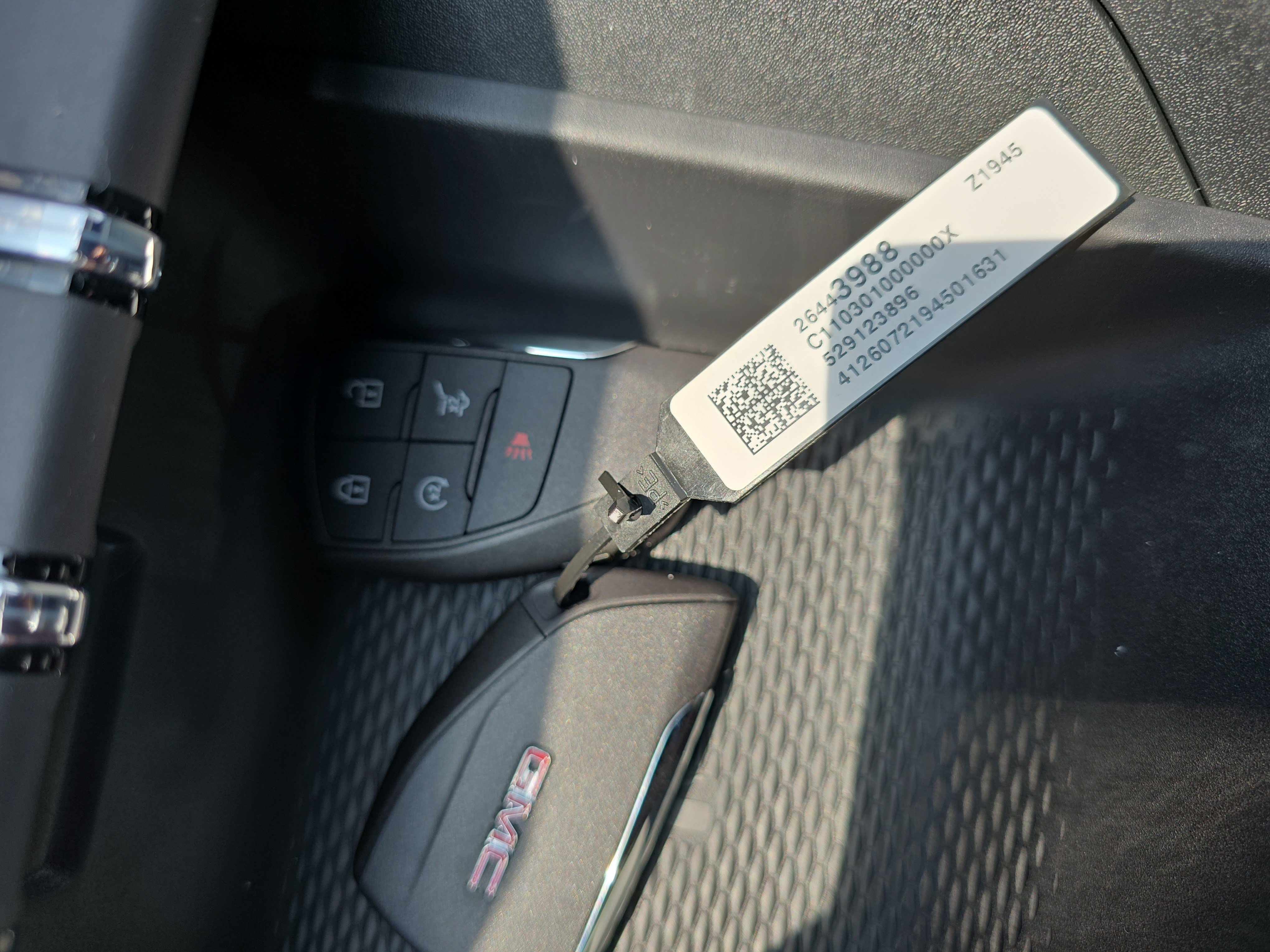 New 2027 GMC Terrain AT4 w/ LPO, Floor Liner Package AWD/4WD image 32
