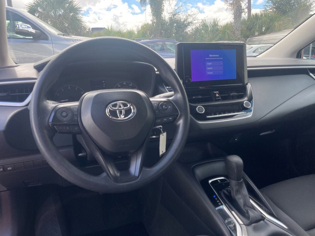 Used 2025 Toyota Corolla LE FWD image 13