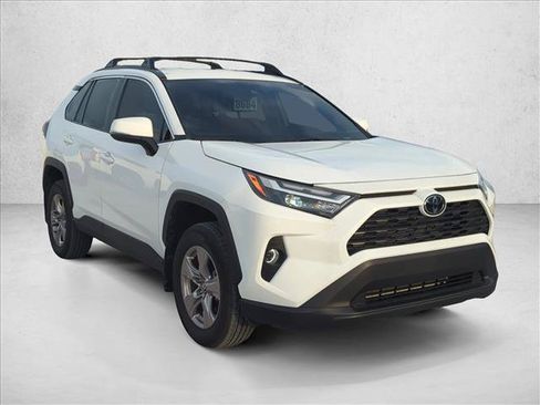 Used 2025 Toyota RAV4 XLE FWD image 4