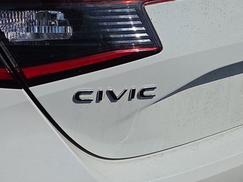 Used 2023 Honda Civic Sport image 4