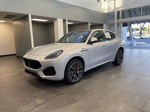 Used 2023 Maserati Grecale Modena AWD/4WD image 6